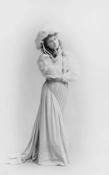 Framed Print : Julia Marlowe, full-length portrait, standing, facing right Framed Print : Julia Marlowe, full-length portrait, standing, facing right