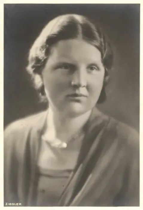 Framed Print : Juliana / Dutch / 1935 Framed Print : Juliana / Dutch / 1935