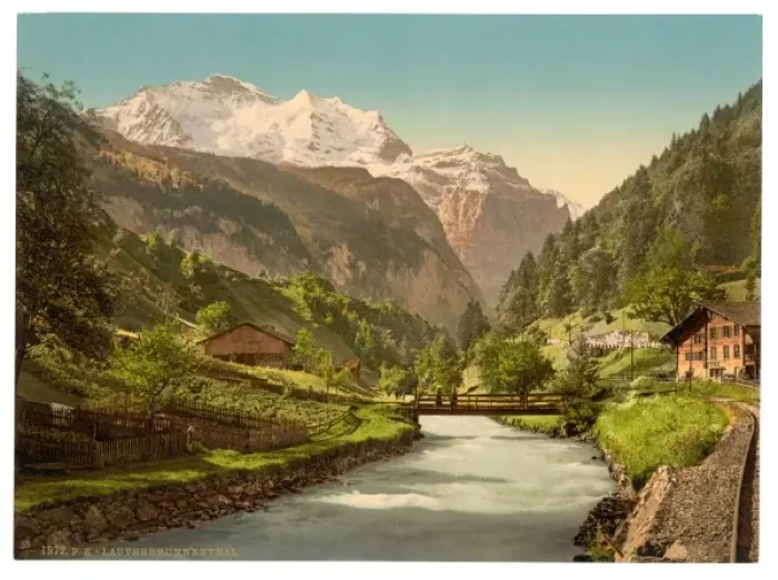 Framed Print : Jungfrau and Lauterbrunnen, Bernese Oberland, Switzerland Framed Print : Jungfrau and Lauterbrunnen, Bernese Oberland, Switzerland