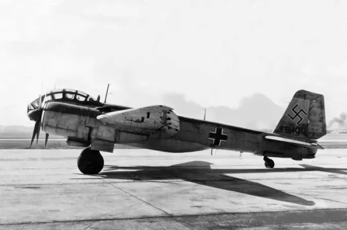 Framed Print : Junkers Ju 388K (side view, on the ground) Framed Print : Junkers Ju 388K (side view, on the ground)