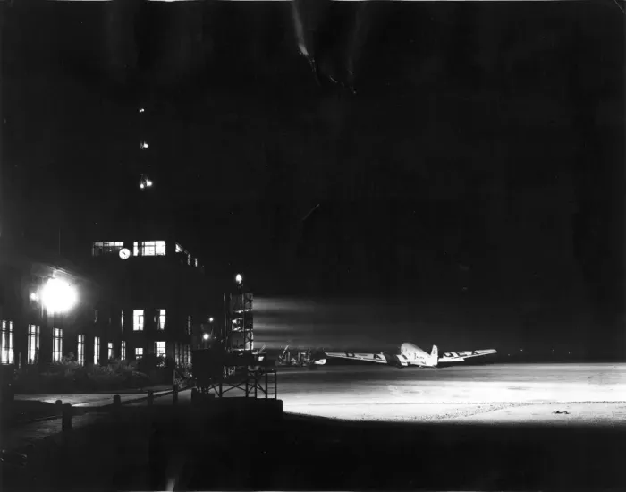 Framed Print : A Junkers Ju52 / 3m D-AQEX Heinrich Kroll of Lufthansa Framed Print : A Junkers Ju52 / 3m D-AQEX Heinrich Kroll of Lufthansa