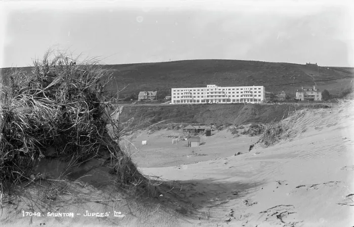 Framed Print : Jupes Hotel at Saunton Framed Print : Jupes Hotel at Saunton