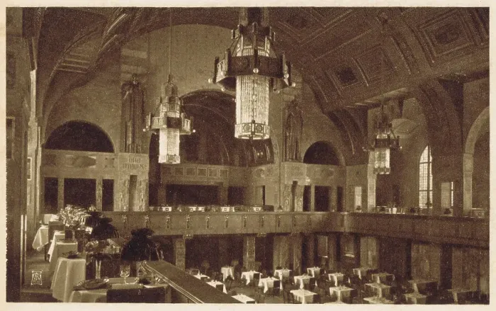 Framed Print : The Kaiser Salle at Weinhaus Rheingold, Berlin, 1920s Framed Print : The Kaiser Salle at Weinhaus Rheingold, Berlin, 1920s
