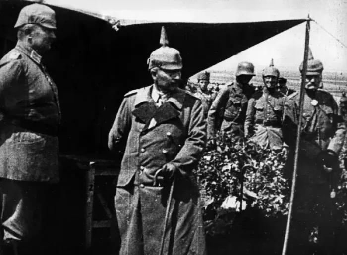 Framed Print : Kaiser Wilhelm II and general staff, WW1 Framed Print : Kaiser Wilhelm II and general staff, WW1