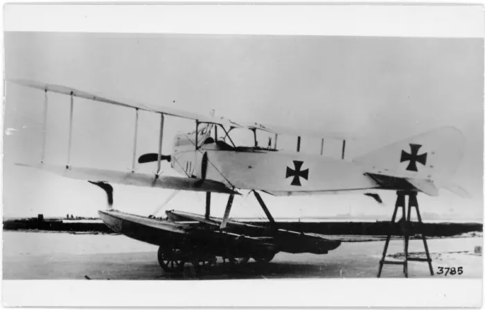 Framed Print : Kaiserliche Marine - Albatros W. 2 450 Framed Print : Kaiserliche Marine - Albatros W. 2 450