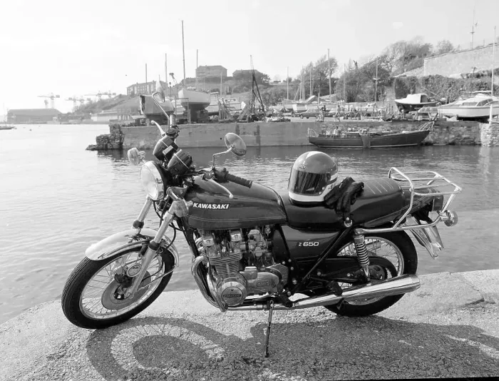 Framed Print : Kawasaki Z 650 motorbike Framed Print : Kawasaki Z 650 motorbike