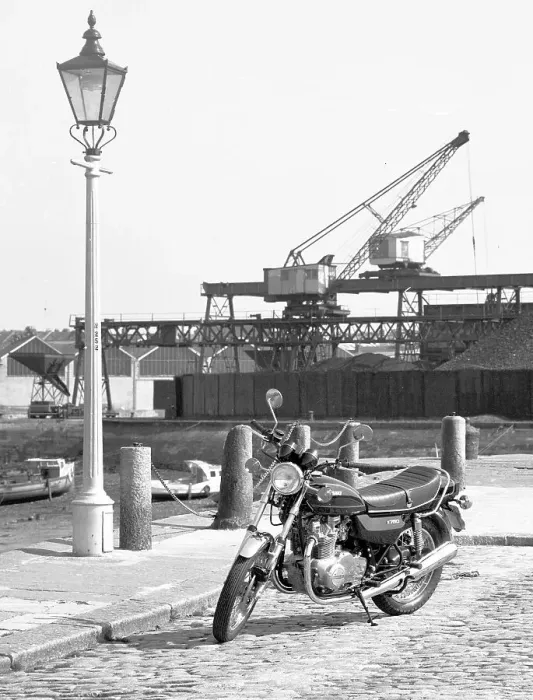 Framed Print : Kawasaki Z 750 motorbike Framed Print : Kawasaki Z 750 motorbike