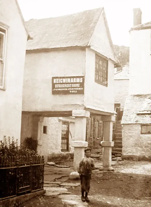 Framed Print : Keigwin Arms, Mousehole, early 1900s Framed Print : Keigwin Arms, Mousehole, early 1900s
