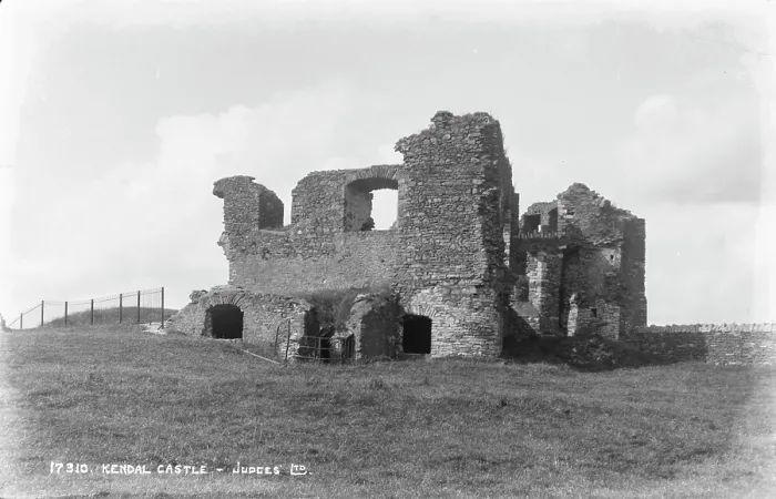 Framed Print : Kendal Castle Ruins Framed Print : Kendal Castle Ruins