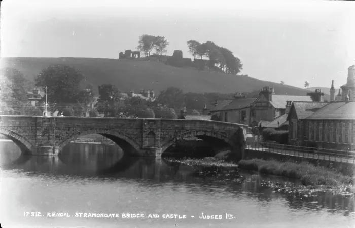 Framed Print : Kendal Stramongate Bridge and Castle Framed Print : Kendal Stramongate Bridge and Castle