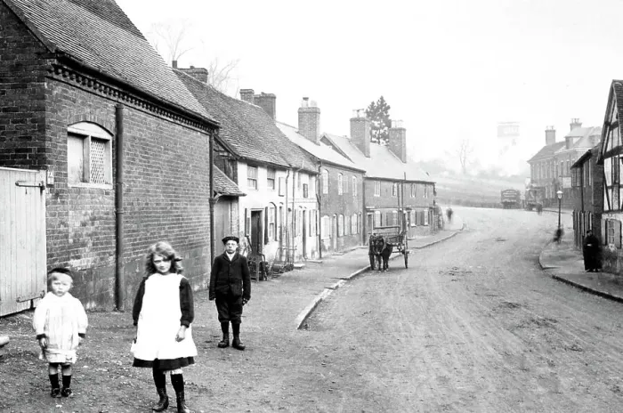 Framed Print : Kenilworth New Street early 1900s Framed Print : Kenilworth New Street early 1900s