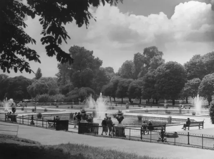 Framed Print : Kensington Gardens Framed Print : Kensington Gardens