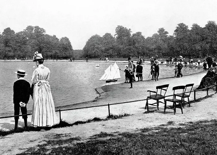 Framed Print : Kensington Gardens, London, early 1900s Framed Print : Kensington Gardens, London, early 1900s