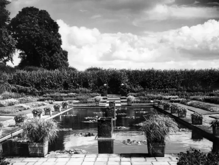 Framed Print : Kensington Palace Garden Framed Print : Kensington Palace Garden