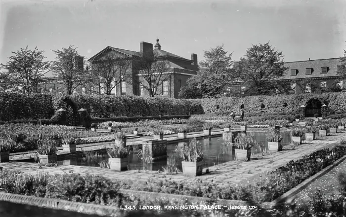 Framed Print : Kensington Palace Gardens Framed Print : Kensington Palace Gardens