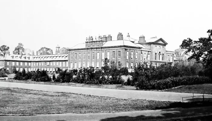 Framed Print : Kensington Palace, London Framed Print : Kensington Palace, London