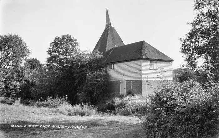 Framed Print : A Kent Oast House Framed Print : A Kent Oast House