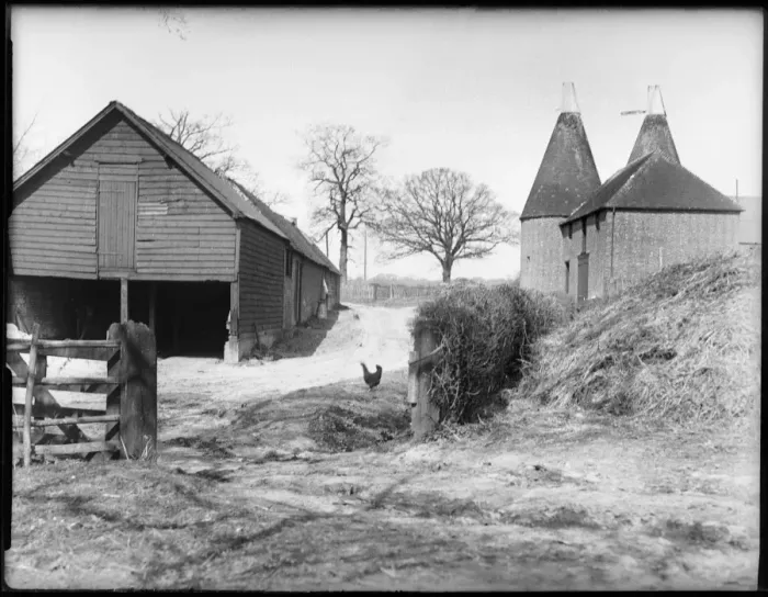 Framed Print : Kentish Farmyard Framed Print : Kentish Farmyard