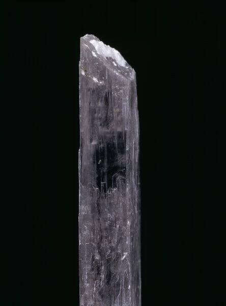 Kernite is composed of hydrated sodium borate hydroxide with transparent crystals