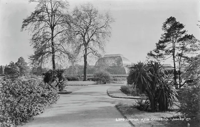 Framed Print : Kew Gardens in London