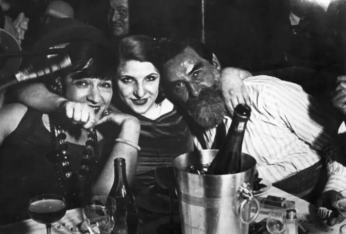 Framed Print : Kiki of Montparnasse and two friends in a Paris club
