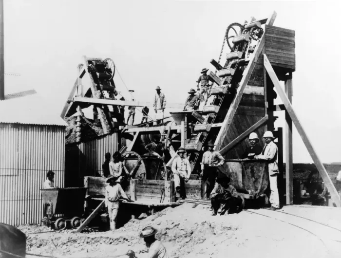 Framed Print : Kimberley Mine - diamond excavation Framed Print : Kimberley Mine - diamond excavation
