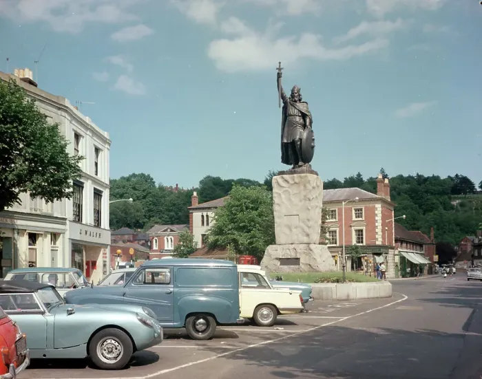 Framed Print : King Alfred Statue, Winchester Framed Print : King Alfred Statue, Winchester