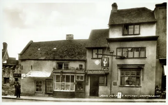 Framed Print : King Alfred's Kitchen, Shaftesbury, Dorset Framed Print : King Alfred's Kitchen, Shaftesbury, Dorset