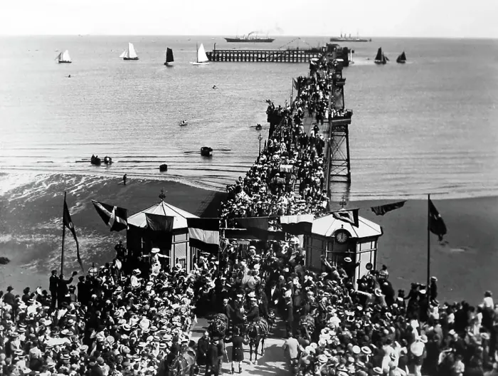 Framed Print : King Edward VII arriving at Ramsey Pier, Isle of Man, 1901 Framed Print : King Edward VII arriving at Ramsey Pier, Isle of Man, 1901