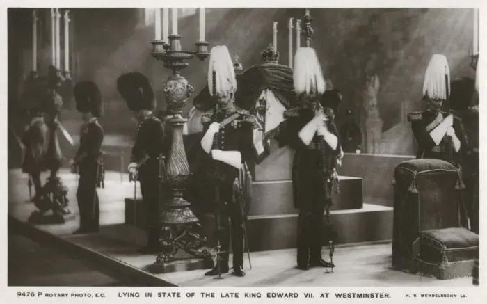 Framed Print : King Edward VII lying in state in Westminster Abbey Framed Print : King Edward VII lying in state in Westminster Abbey