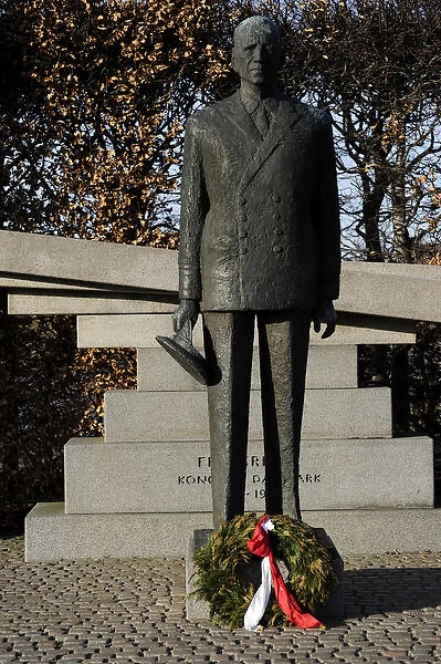King Frederick IX of Denmark. Statue by Knud Nellemose, 1981
