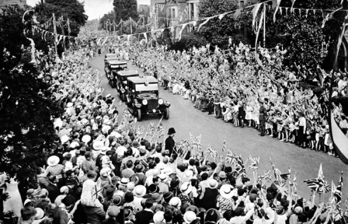 Framed Print : King George V driving through Portsmouth, 1935 Framed Print : King George V driving through Portsmouth, 1935