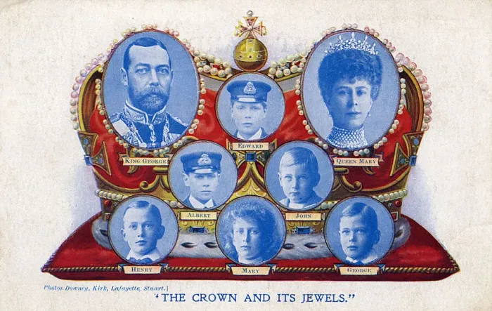 Framed Print : King George V, Queen Mary and their Children Framed Print : King George V, Queen Mary and their Children