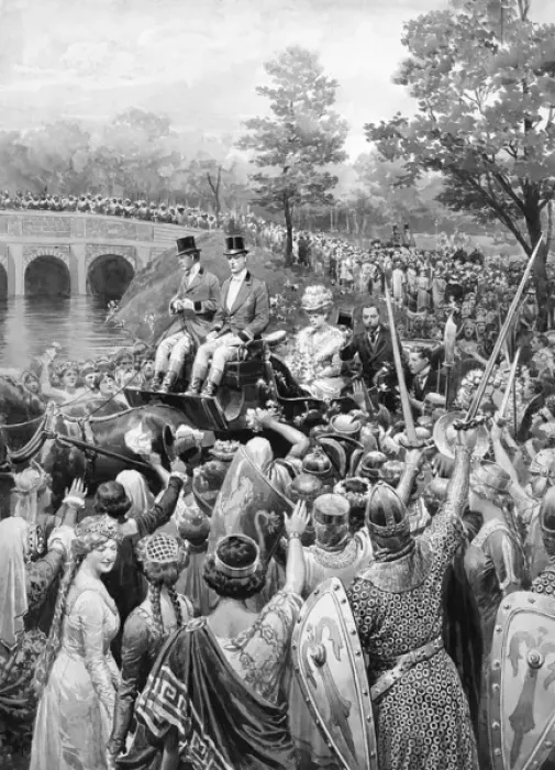 Framed Print : King George V and Queen Mary with crowd Framed Print : King George V and Queen Mary with crowd