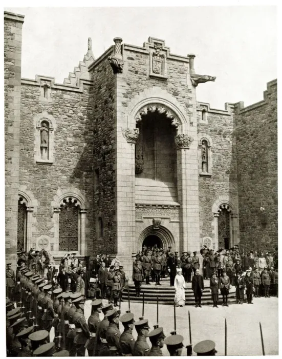 Framed Print : King George V and Queen Mary at Edinburgh Castle Framed Print : King George V and Queen Mary at Edinburgh Castle