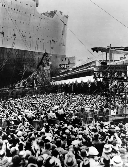 Framed Print : King George V and Queen Mary at the Launch of the Queen Mary Framed Print : King George V and Queen Mary at the Launch of the Queen Mary