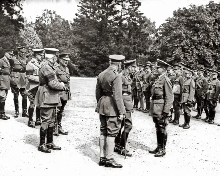 Framed Print : King George V with RAF pilots, Western Front, WW1 Framed Print : King George V with RAF pilots, Western Front, WW1