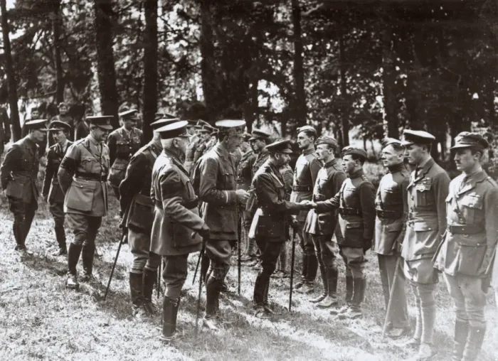 Framed Print : King George V with RAF pilots, Western Front, WW1 Framed Print : King George V with RAF pilots, Western Front, WW1
