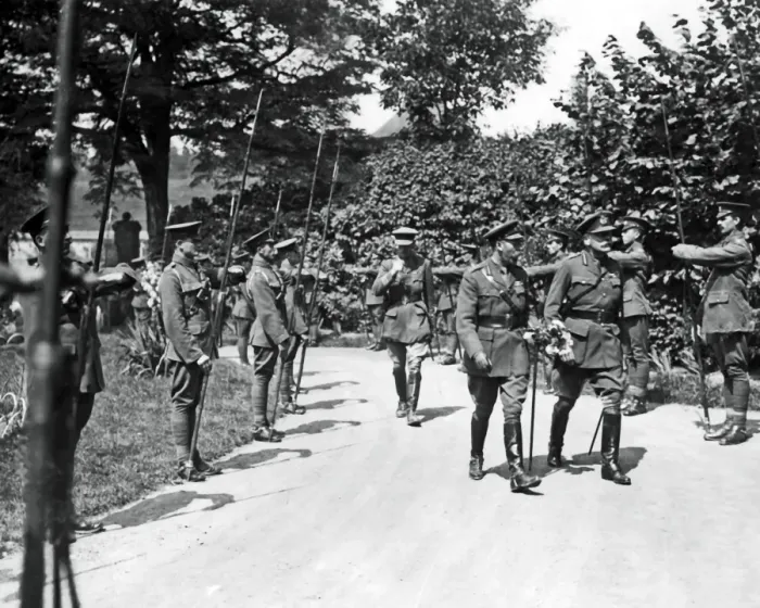 Framed Print : King George V and Sir Douglas Haig, WW1 Framed Print : King George V and Sir Douglas Haig, WW1