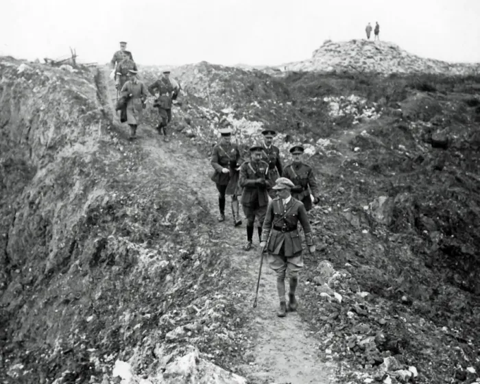 Framed Print : King George V touring battlefield, Western Front, WW1 Framed Print : King George V touring battlefield, Western Front, WW1