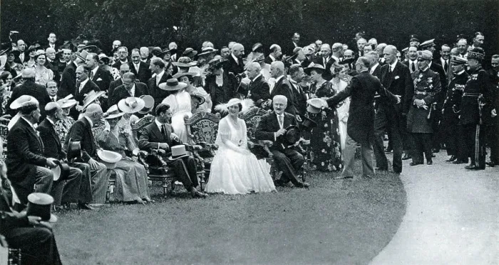 Framed Print : King George VI and Queen Elizabeth seated on eighteenth century chairs alongside President Lebrun and his wife, at the Bagatelle at which a large garden party, with around 4000 guests, was held in their honour Framed Print : King George VI and Queen Elizabeth seated on eighteenth century chairs alongside President Lebrun and his wife, at the Bagatelle at which a large garden party, with around 4000 guests, was held in their honour