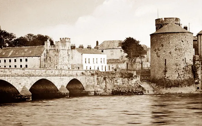 Framed Print : King Johns Castle, Limerick, Ireland Framed Print : King Johns Castle, Limerick, Ireland