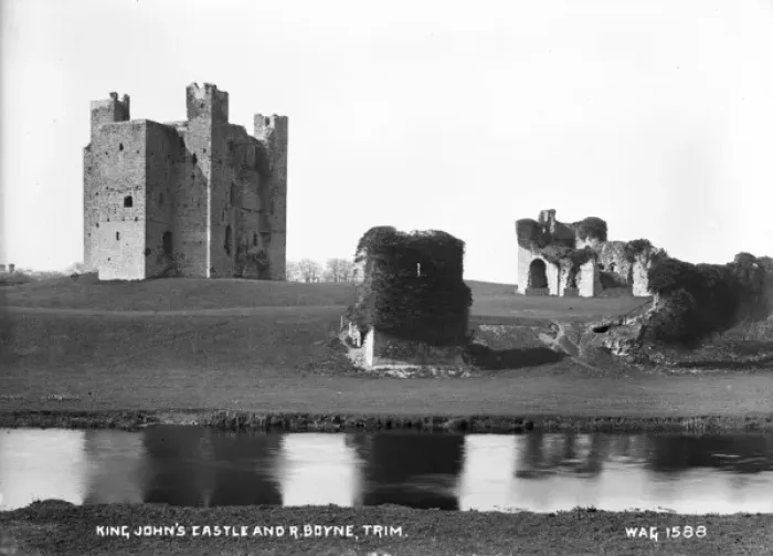 Framed Print : King Johns Castle and R. Boyne, Trim Framed Print : King Johns Castle and R. Boyne, Trim
