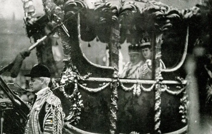 Framed Print : The King and Queen returning from Westminster Abbey