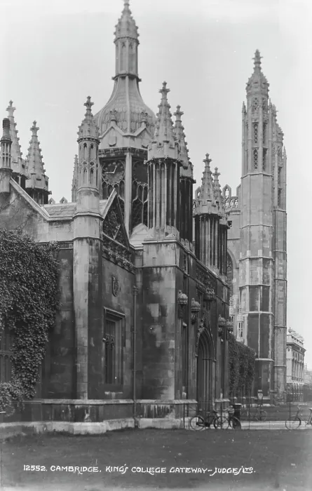Framed Print : King's College Gateway, Cambridge Framed Print : King's College Gateway, Cambridge