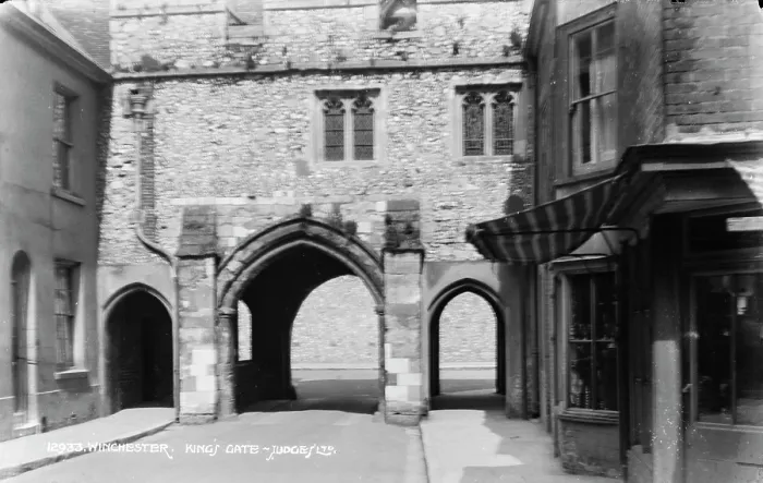 Framed Print : King's Gate, Winchester Framed Print : King's Gate, Winchester