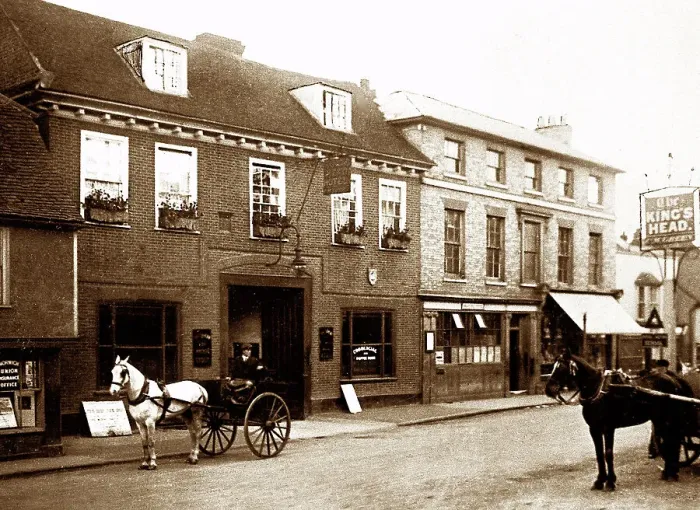 Framed Print : Kings Head, Ongar early 1900's Framed Print : Kings Head, Ongar early 1900's