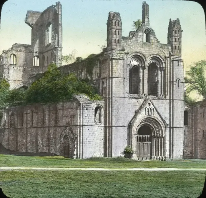Framed Print : Kirkstall Abbey, Kirkstall, West Yorkshire, England Framed Print : Kirkstall Abbey, Kirkstall, West Yorkshire, England