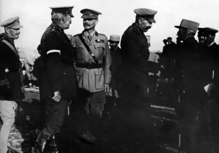 Framed Print : Kitchener, Birdwood and a French general, WW1 Framed Print : Kitchener, Birdwood and a French general, WW1