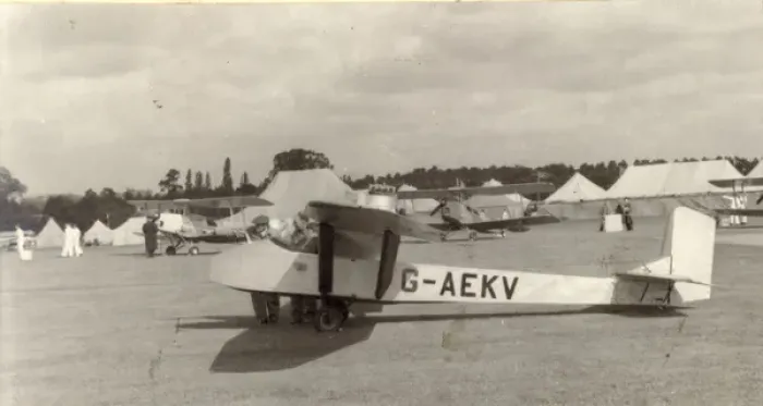 Framed Print : Kronfeld Drone de Luxe, G-AEKV, at the 1957 RAeS Garden Part Framed Print : Kronfeld Drone de Luxe, G-AEKV, at the 1957 RAeS Garden Part